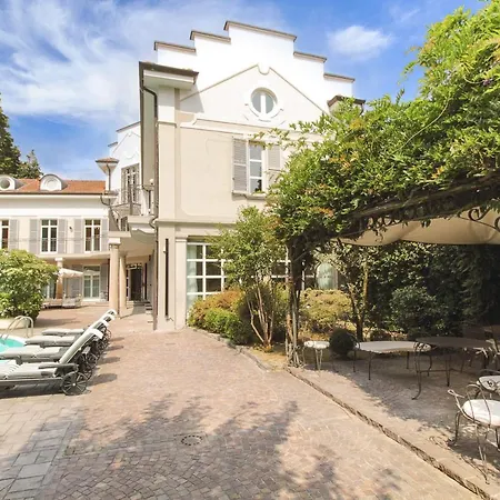 Sleeps 10 Pool Air Con Wifi Villa