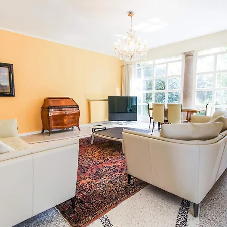 Villa Sleeps 10 Pool Air Con Wifi Stresa