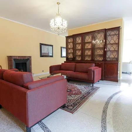Sleeps 10 Pool Air Con Wifi * Stresa