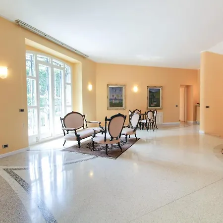 Sleeps 10 Pool Air Con Wifi Villa
