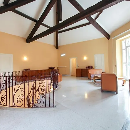 Sleeps 10 Pool Air Con Wifi Villa