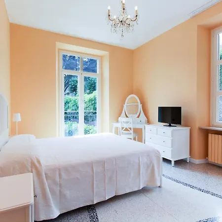 Sleeps 10 Pool Air Con Wifi * Stresa