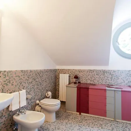 Sleeps 10 Pool Air Con Wifi Stresa